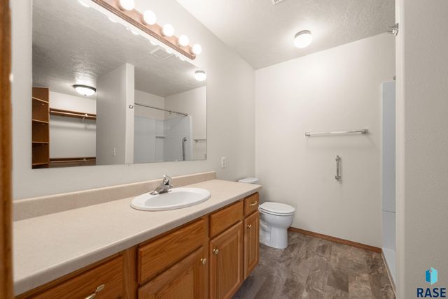 2009 S Purdue Ave Avenue, Sioux Falls, SD 57106