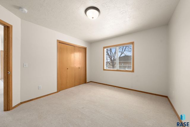 2009 S Purdue Ave Avenue, Sioux Falls, SD 57106