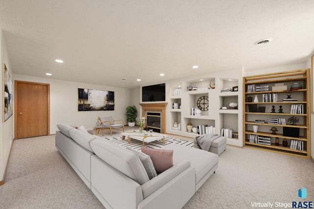 2009 S Purdue Ave Avenue, Sioux Falls, SD 57106