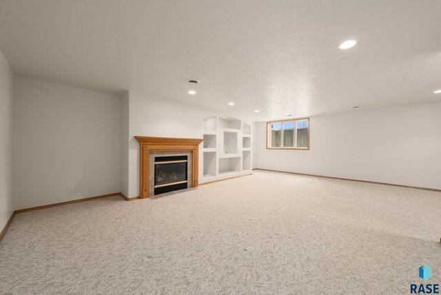 2009 S Purdue Ave Avenue, Sioux Falls, SD 57106