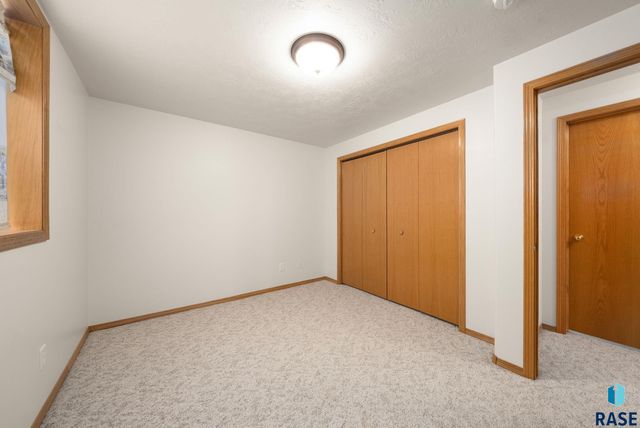 2009 S Purdue Ave Avenue, Sioux Falls, SD 57106