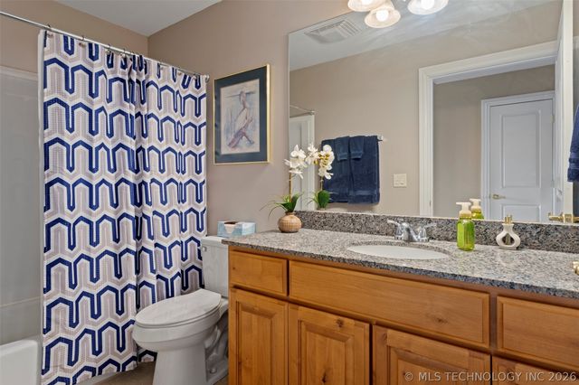 607 St Andrews Circle, Grove, OK 74344
