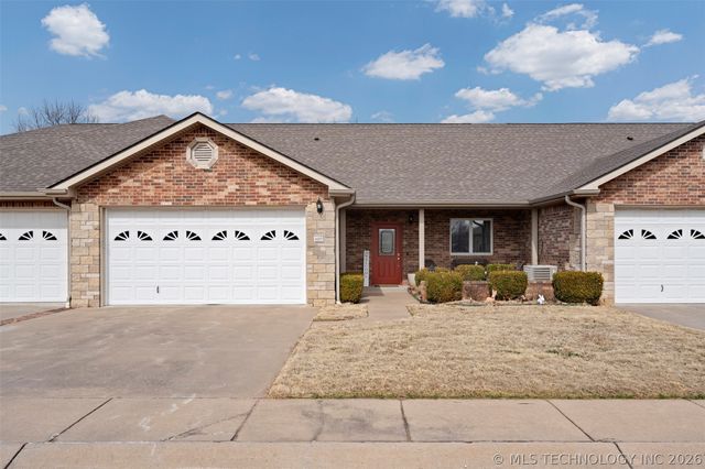 607 St Andrews Circle, Grove, OK 74344
