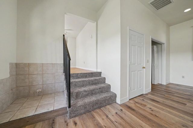 2611 Hartvickson Ln, Valley Springs, CA 95252