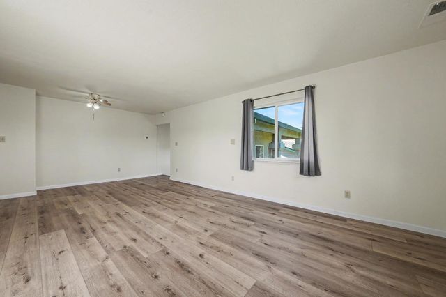 2611 Hartvickson Ln, Valley Springs, CA 95252