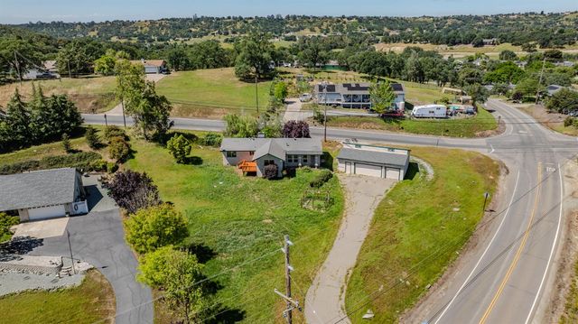 2611 Hartvickson Ln, Valley Springs, CA 95252
