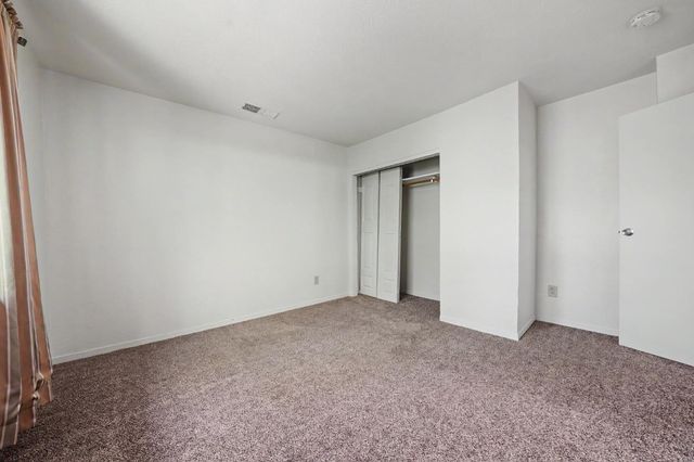 2611 Hartvickson Ln, Valley Springs, CA 95252