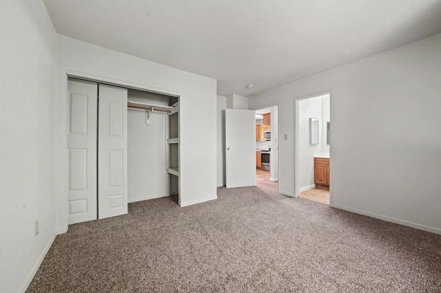 2611 Hartvickson Ln, Valley Springs, CA 95252