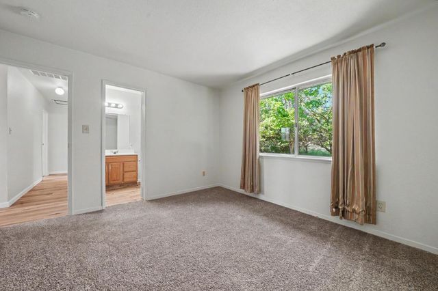 2611 Hartvickson Ln, Valley Springs, CA 95252