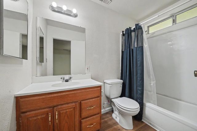 2611 Hartvickson Ln, Valley Springs, CA 95252