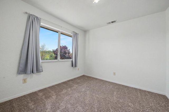 2611 Hartvickson Ln, Valley Springs, CA 95252
