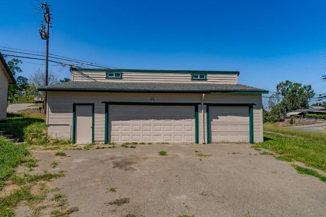 2611 Hartvickson Ln, Valley Springs, CA 95252