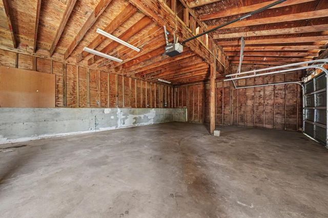 2611 Hartvickson Ln, Valley Springs, CA 95252