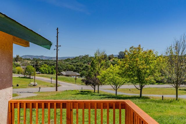 2611 Hartvickson Ln, Valley Springs, CA 95252