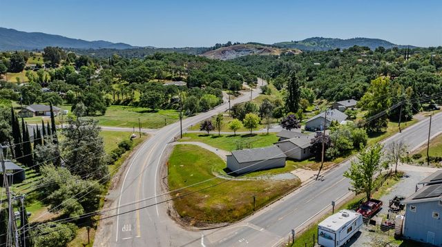 2611 Hartvickson Ln, Valley Springs, CA 95252