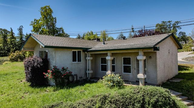 2611 Hartvickson Ln, Valley Springs, CA 95252