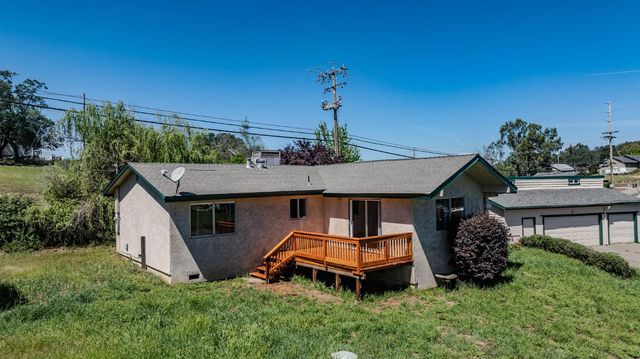 2611 Hartvickson Ln, Valley Springs, CA 95252