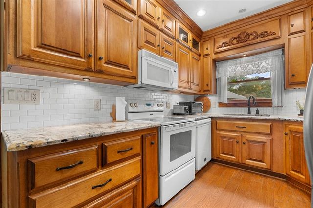 11219 Evans Street, Sugar Creek, MO 64054