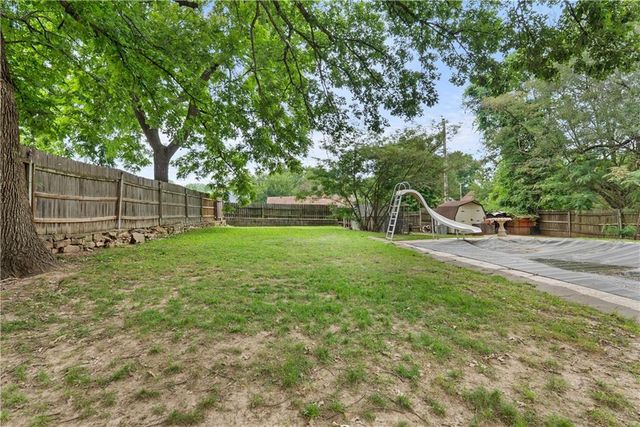11219 Evans Street, Sugar Creek, MO 64054