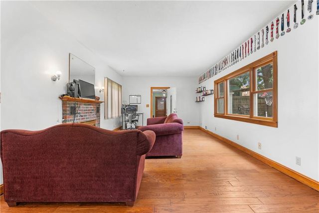 11219 Evans Street, Sugar Creek, MO 64054