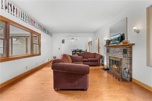 11219 Evans Street, Sugar Creek, MO 64054