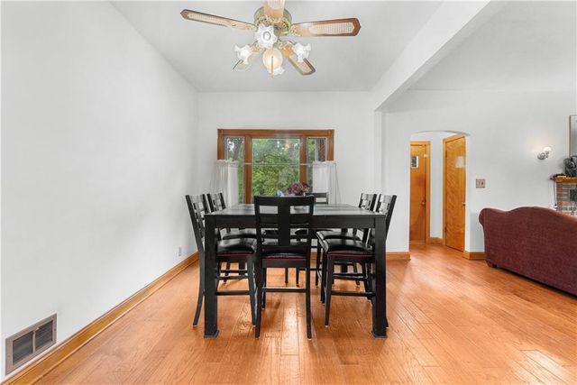 11219 Evans Street, Sugar Creek, MO 64054