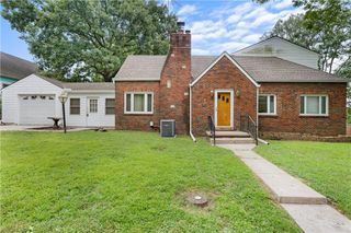 11219 Evans Street, Sugar Creek, MO 64054
