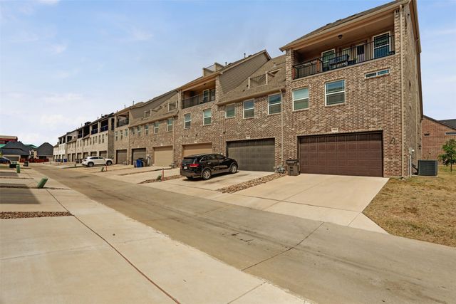 1914 Melinda Lane, Farmers Branch, TX 75234