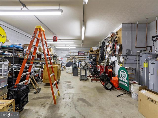 321 W SPRING ST, Woodstock, VA 22664