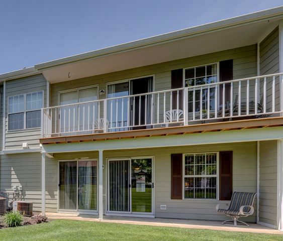 25 Coolidge Court A, Streamwood, IL 60107