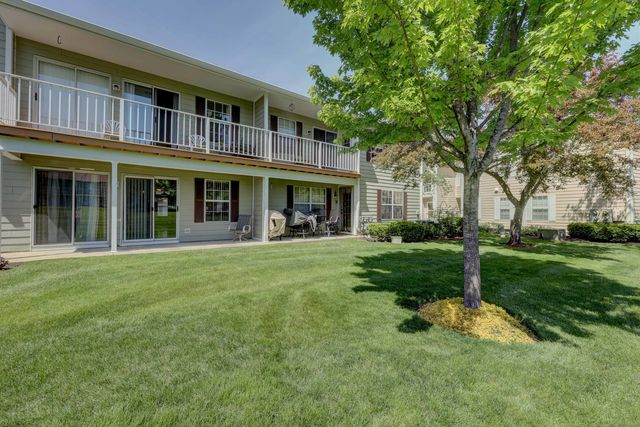 25 Coolidge Court A, Streamwood, IL 60107