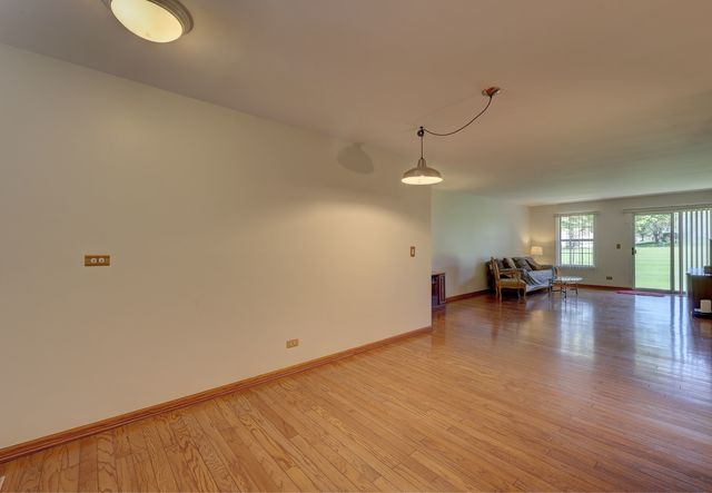 25 Coolidge Court A, Streamwood, IL 60107