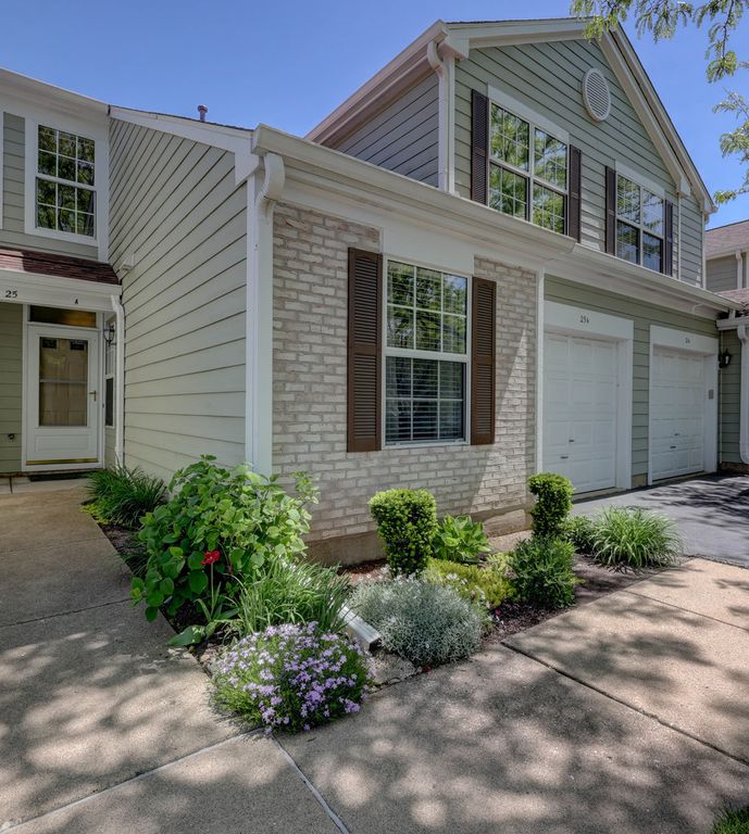 25 Coolidge Court A, Streamwood, IL 60107