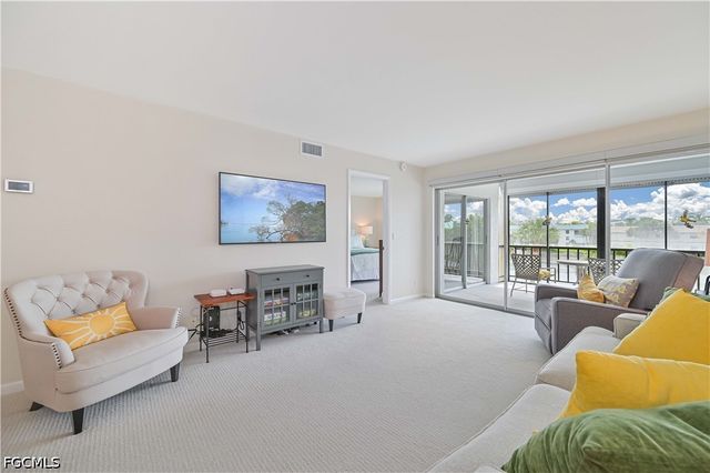 3030 Binnacle DR 307, Naples, FL 34103