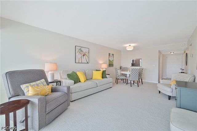 3030 Binnacle DR 307, Naples, FL 34103