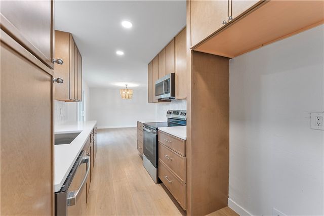 205 SE 12th Street, Bentonville, AR 72712