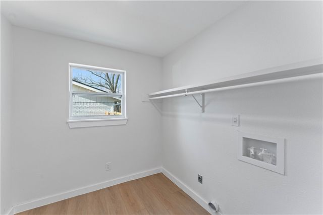 205 SE 12th Street, Bentonville, AR 72712