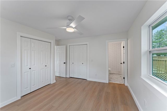 205 SE 12th Street, Bentonville, AR 72712