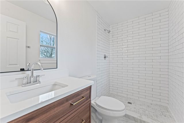 205 SE 12th Street, Bentonville, AR 72712