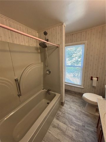 413 East Washington Avenue, Elmira City, NY 14901