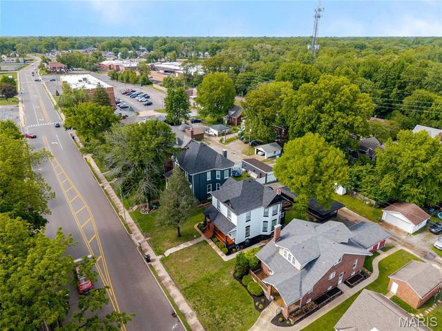 2203 W Main Street W, Belleville, IL 62226