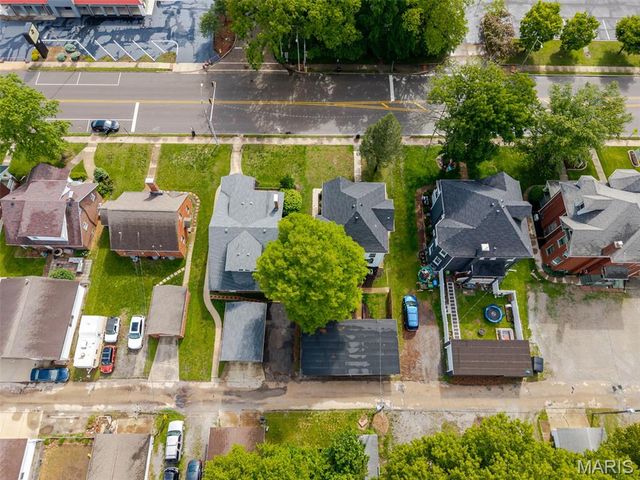 2203 W Main Street W, Belleville, IL 62226