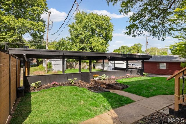 2203 W Main Street W, Belleville, IL 62226
