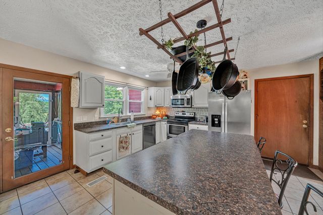 335 DAYTONA DR, Hardy, VA 24101