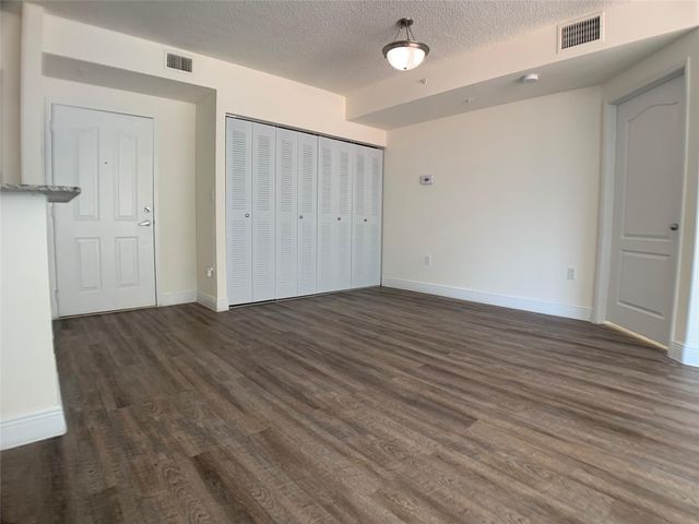 18335 NW 68 Avenue 245-308, Hialeah, FL 33015