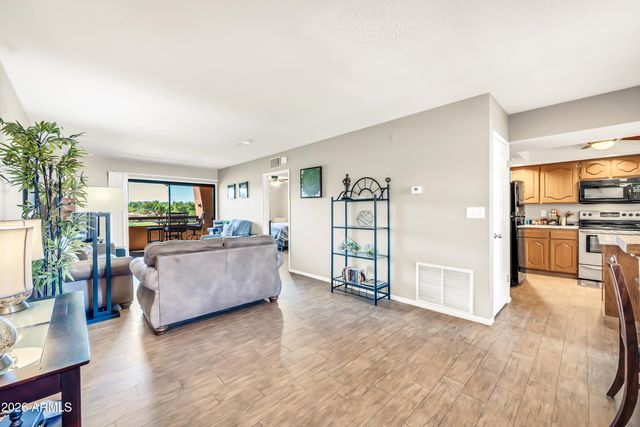 12212 N Paradise Village Parkway S Apt 331, Phoenix, AZ 85032