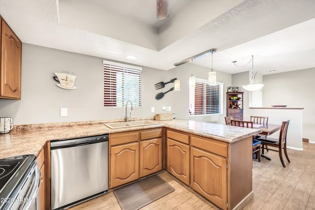 12212 N Paradise Village Parkway S Apt 331, Phoenix, AZ 85032