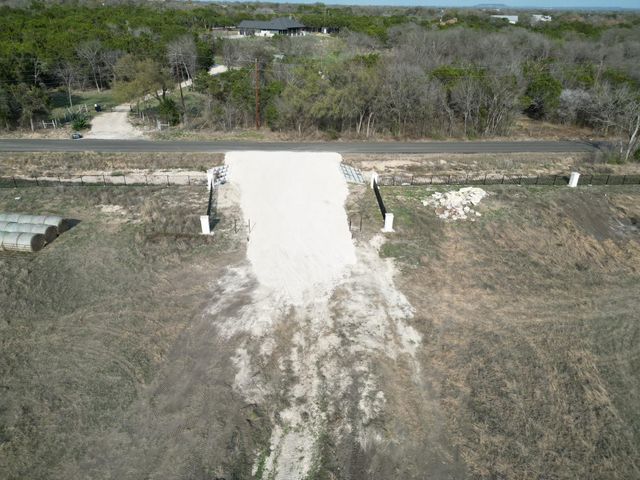 104 Scotty LN, Liberty Hill, TX 78642