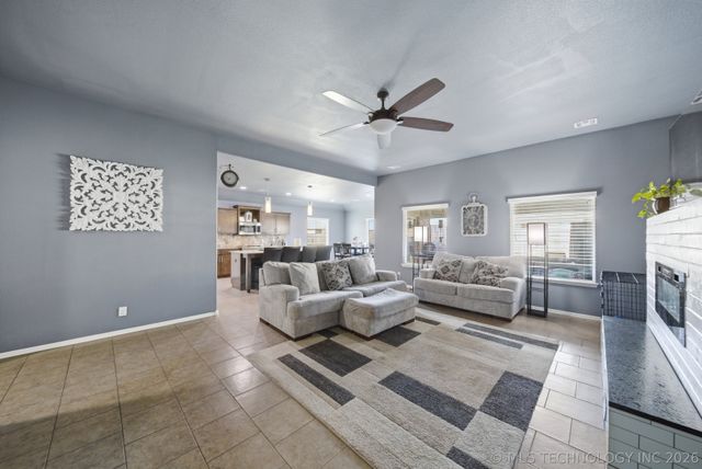 13633 S Kenosha Avenue, Glenpool, OK 74033