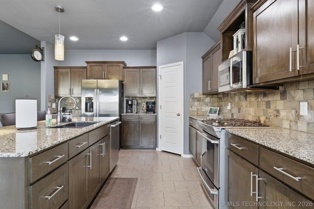 13633 S Kenosha Avenue, Glenpool, OK 74033